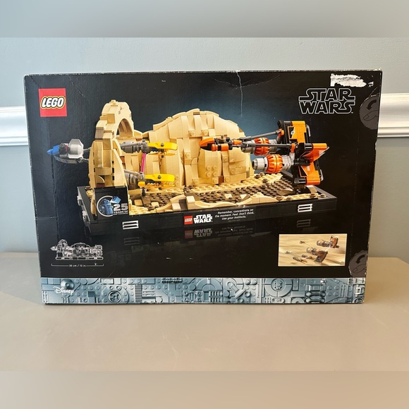 LEGO Star Wars Mos Espa Podrace Set - Tan and Orange - Picture 2 of 5